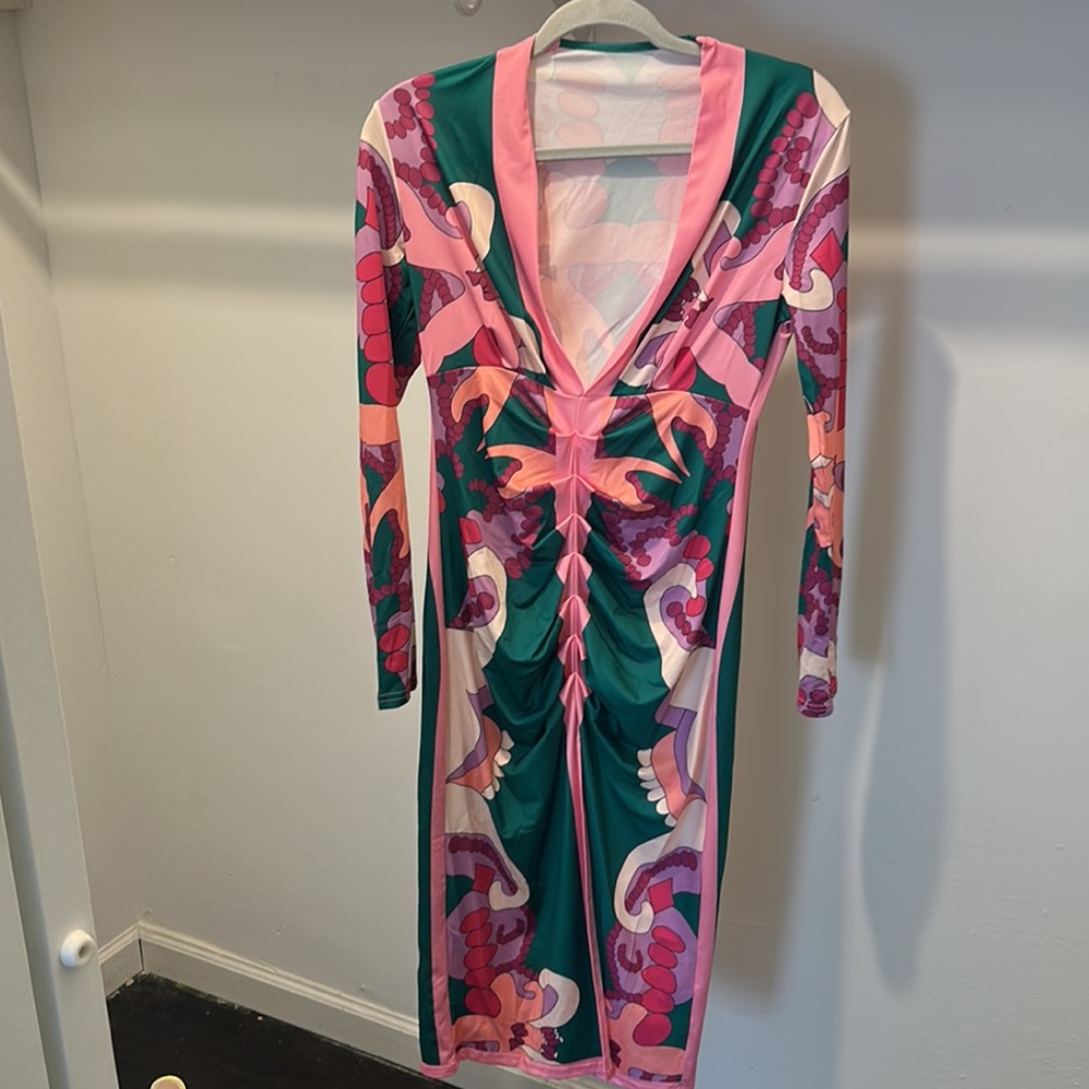 Size small New Loragal Pink and Green Printed Deep V Neck Pleated Bodycon Maxi
